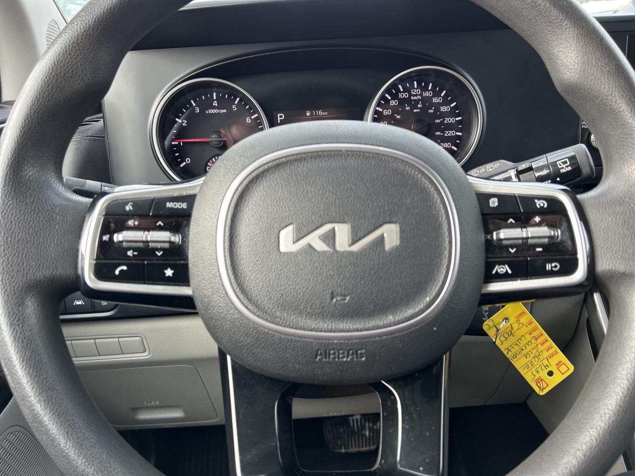 2022 Kia Carnival LX, 8 PASSENGER, CLEAN CARFAX, BACK UP CAMERA! Photo