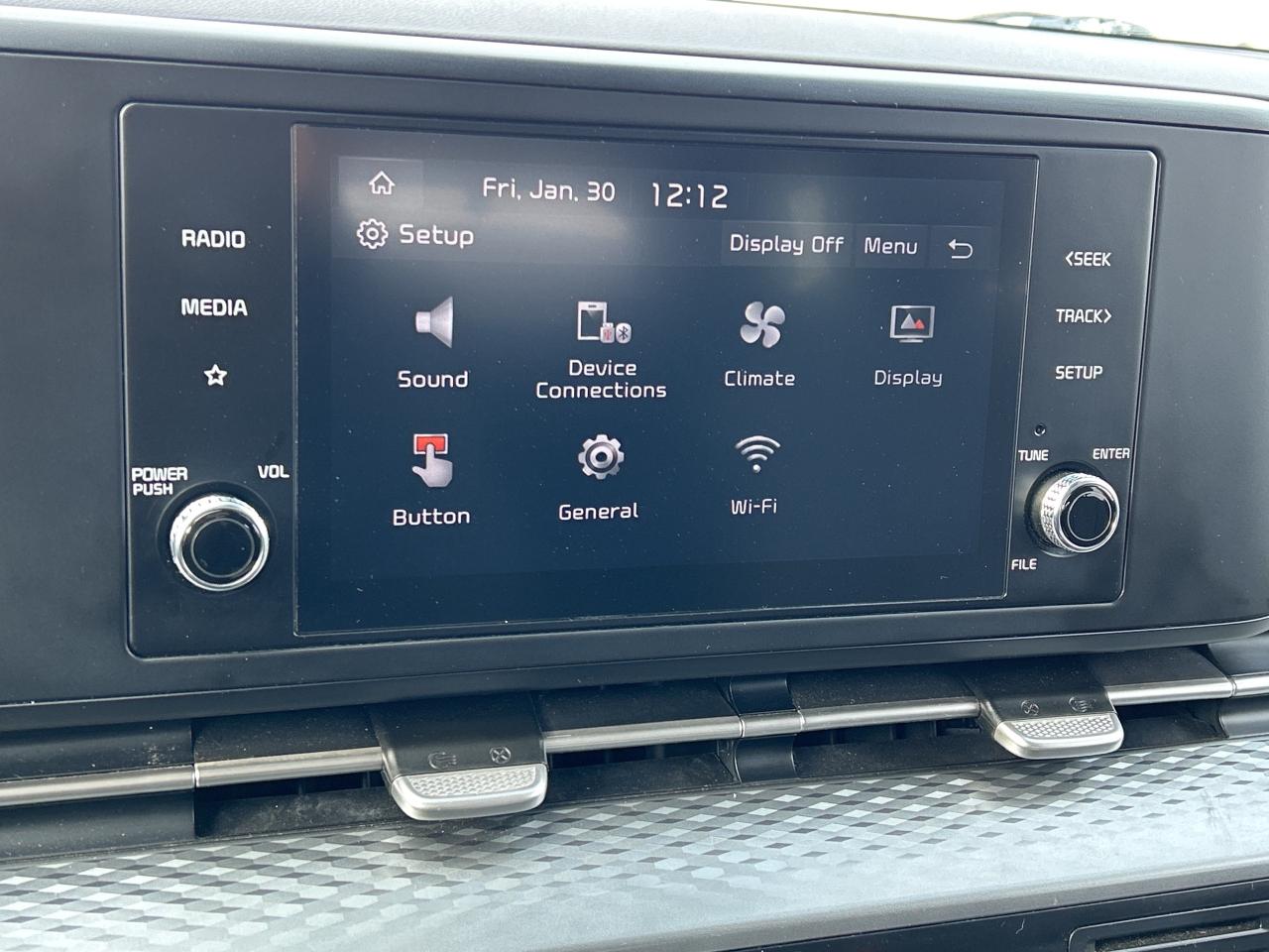 2022 Kia Carnival LX, 8 PASSENGER, CLEAN CARFAX, BACK UP CAMERA! Photo