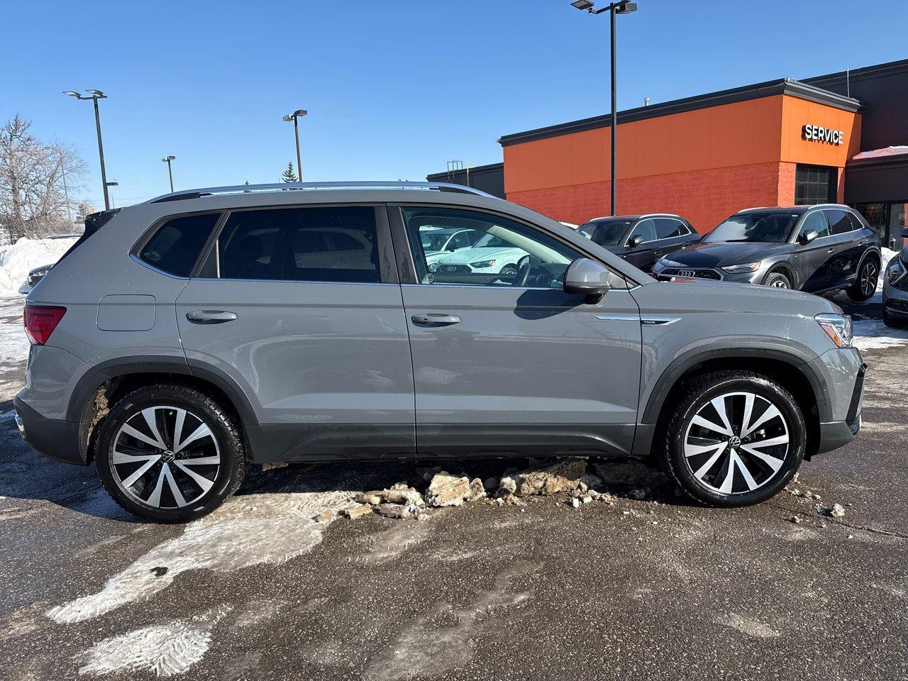 2022 Volkswagen Taos Highline 1.5T 7sp at DSG w/ Tip 4M Alloy Wheels  N Photo4