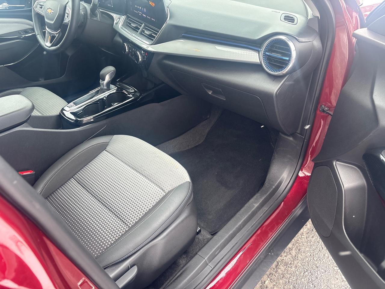 2024 Chevrolet Trax LT + Safety Assist Pkg + Heated Seats + 1 Owner Photo