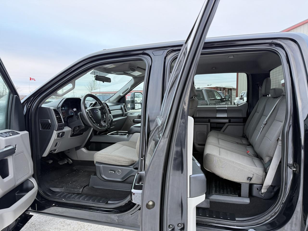 2019 Ford F-250 XLT 4WD Crew Cab 6.75' Box Photo