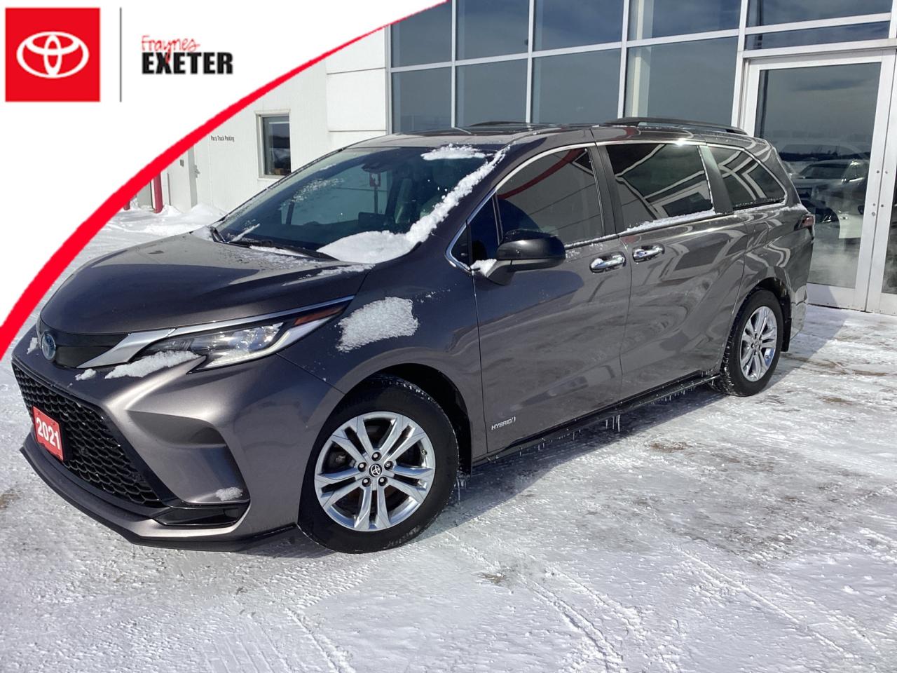 2021 Toyota Sienna XSE 7-Passenger AWD Photo0