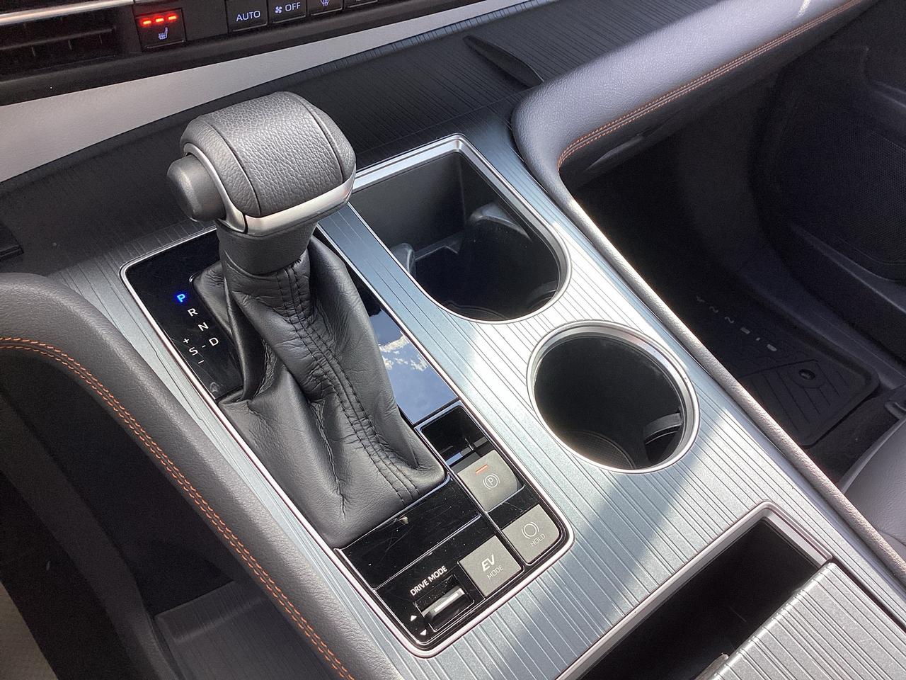 2021 Toyota Sienna XSE 7-Passenger AWD Photo