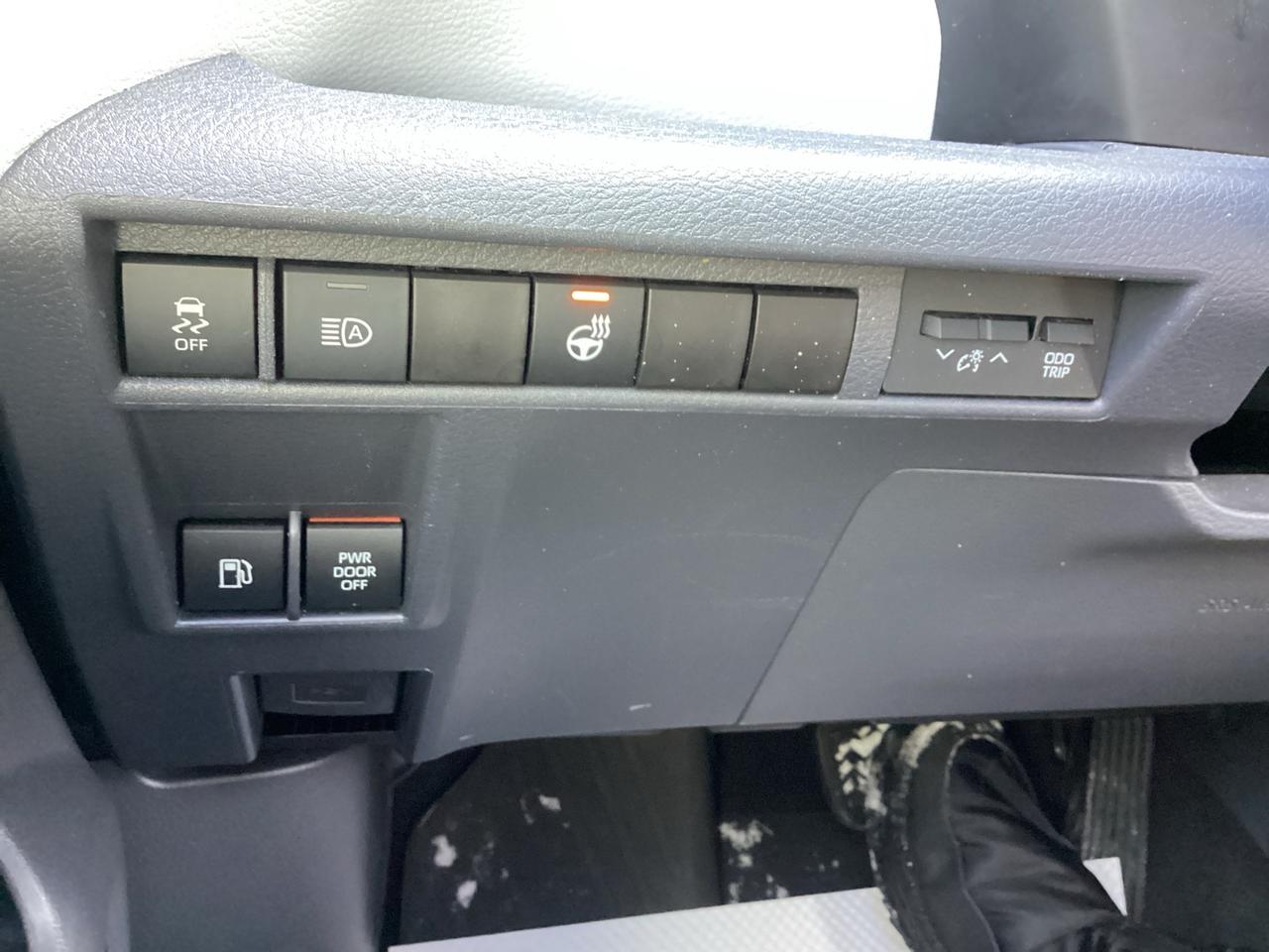 2021 Toyota Sienna XSE 7-Passenger AWD Photo