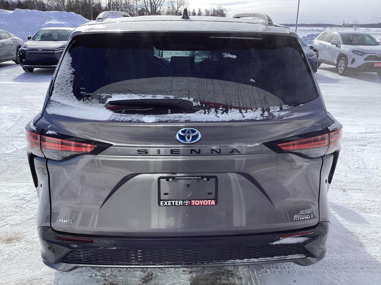 2021 Toyota Sienna XSE 7-Passenger AWD Photo
