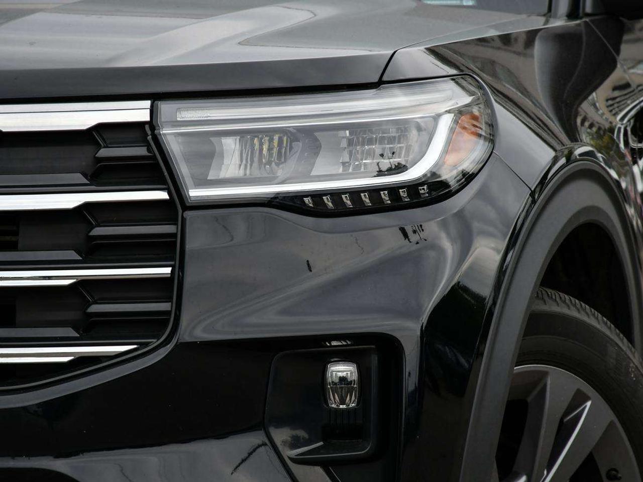 2025 Ford Explorer Active Photo