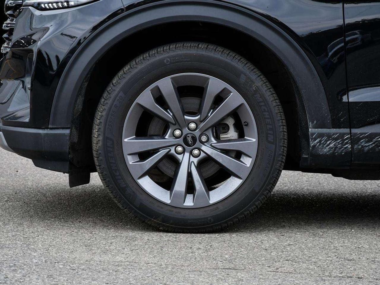 2025 Ford Explorer Active Photo