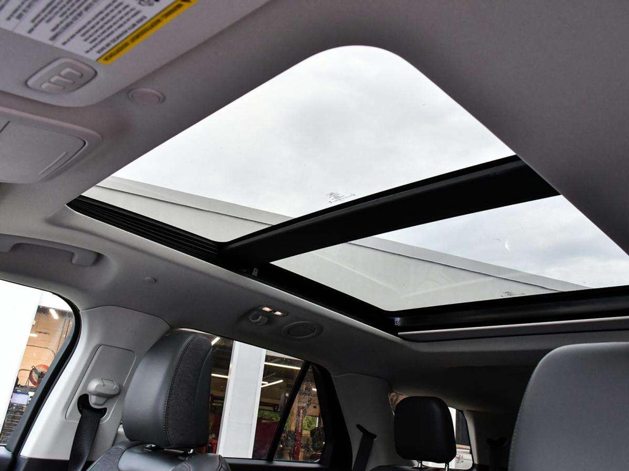 2025 Ford Explorer Active Photo