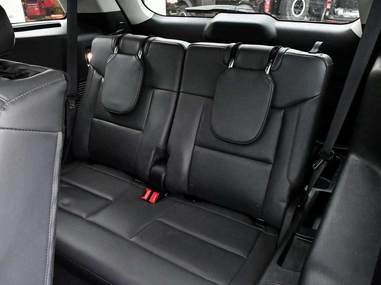 2025 Ford Explorer Active Photo