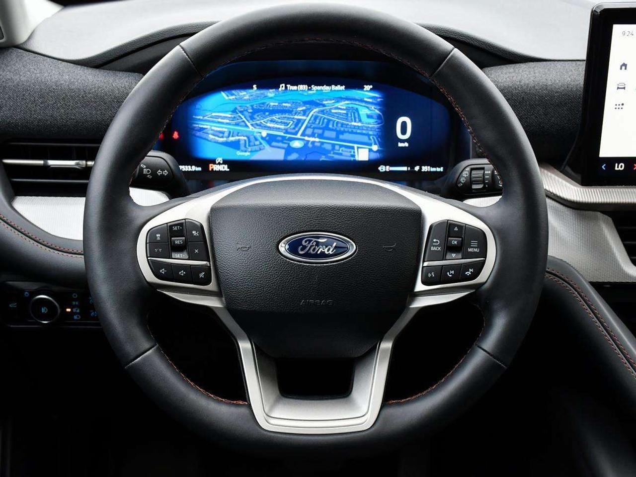 2025 Ford Explorer Active Photo