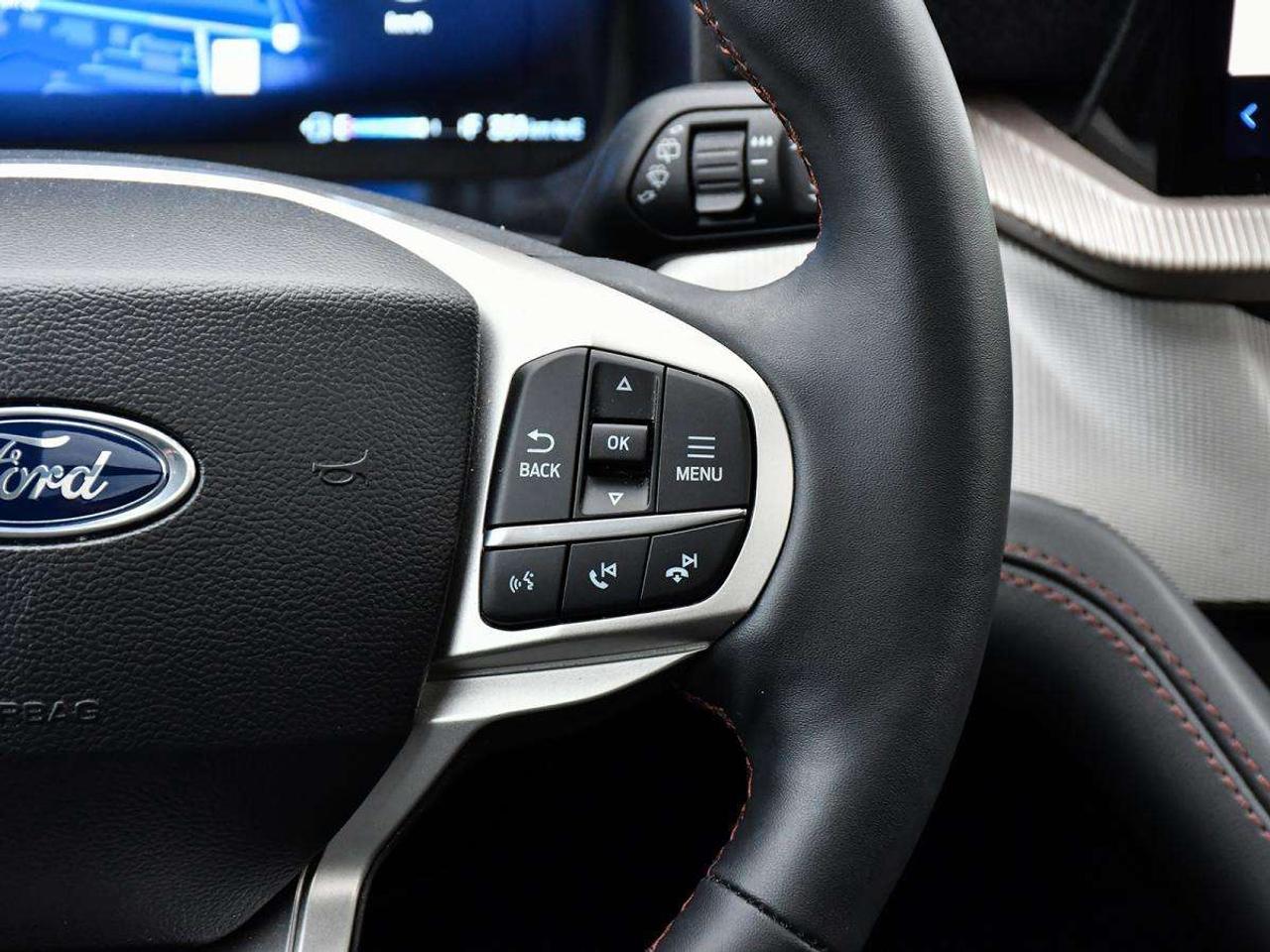 2025 Ford Explorer Active Photo