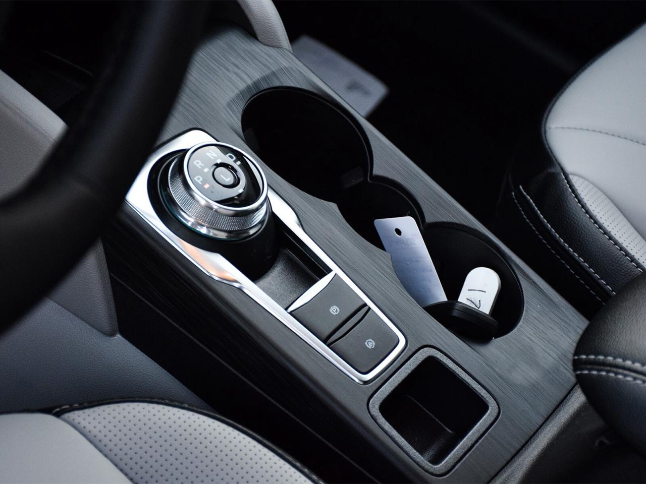 2026 Ford Escape Platinum AWD Photo