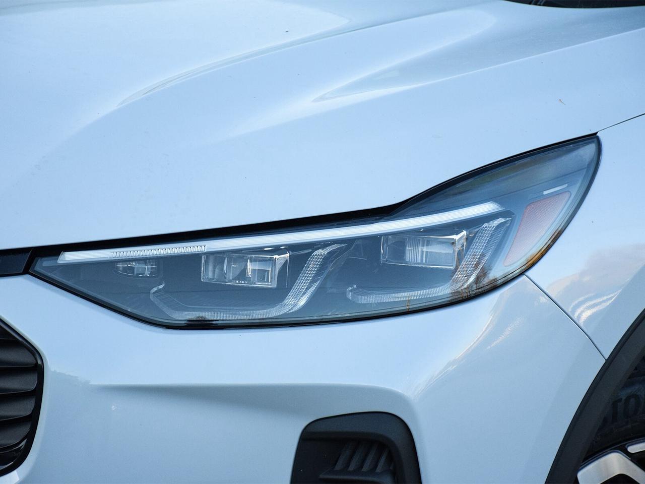 2026 Ford Escape Platinum AWD Photo