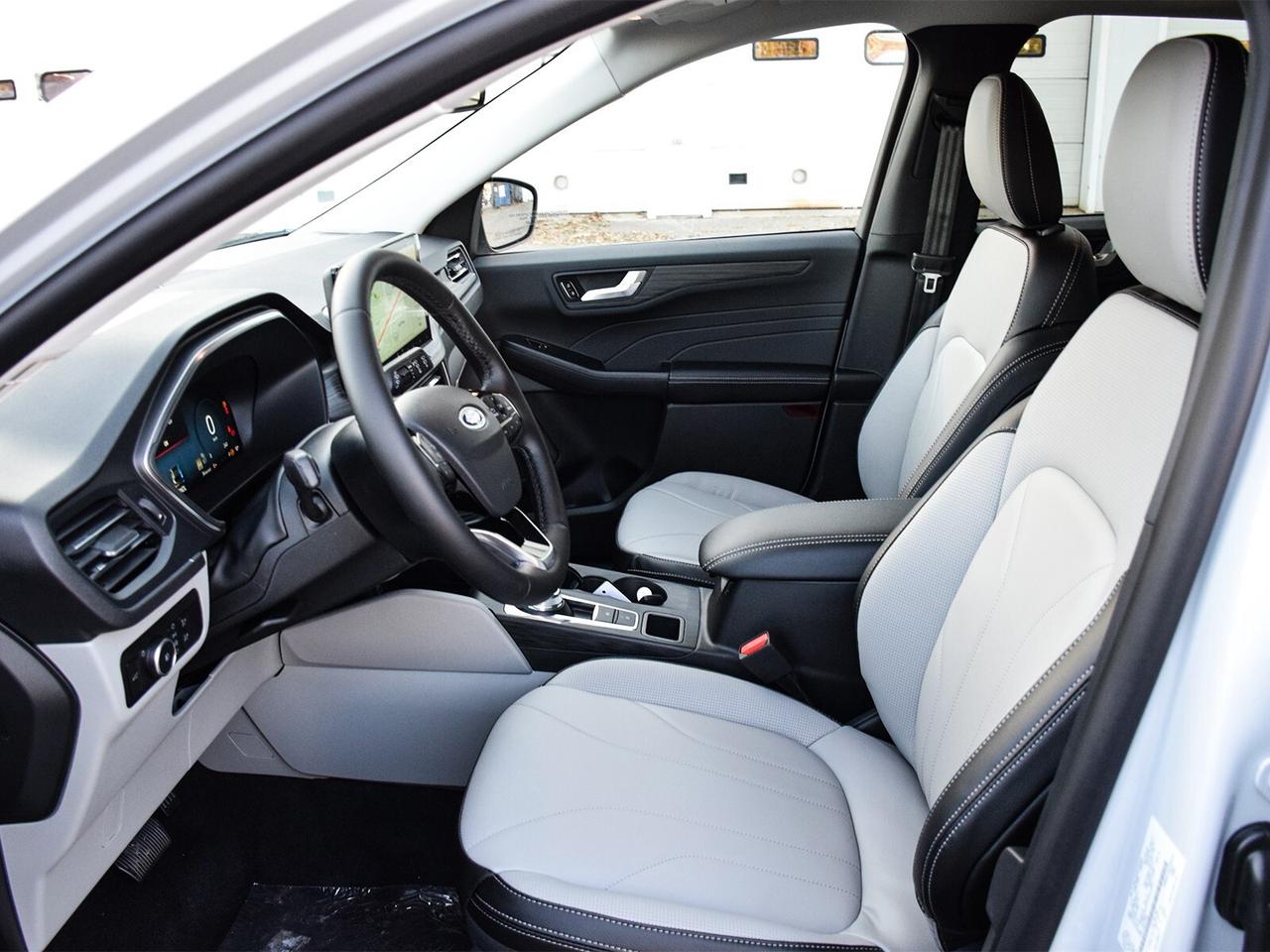 2026 Ford Escape Platinum AWD Photo