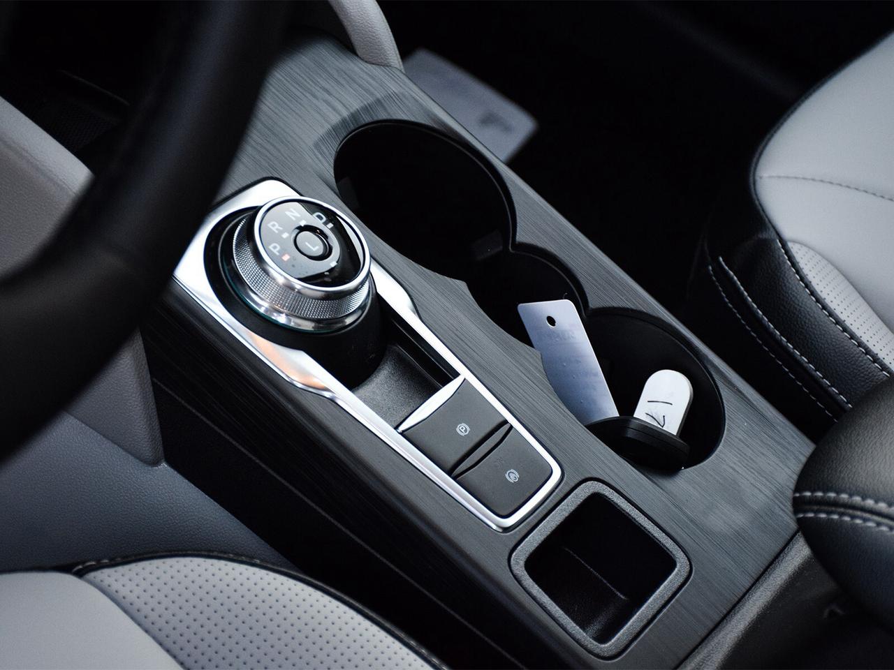 2026 Ford Escape Platinum AWD Photo