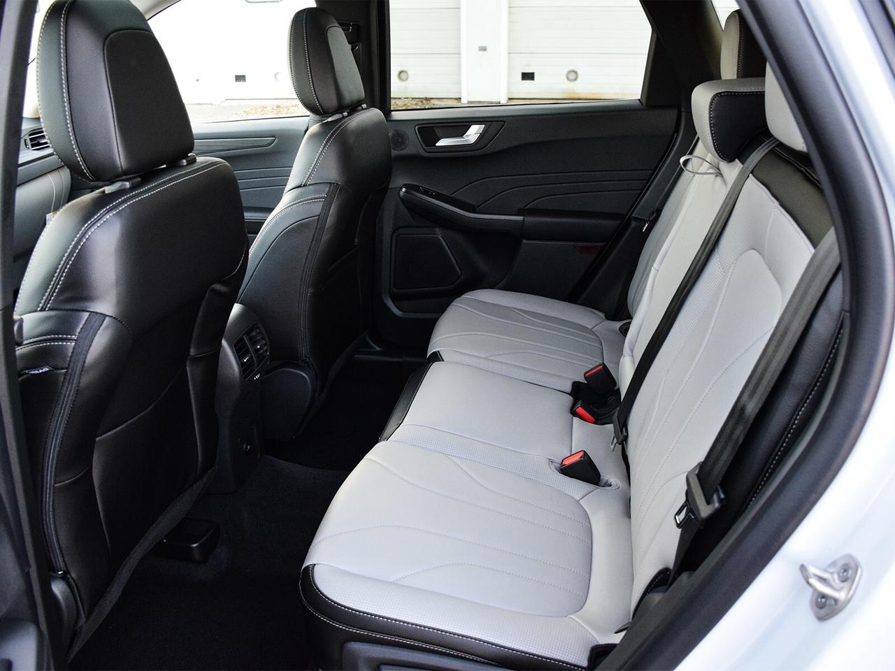 2026 Ford Escape Platinum AWD Photo