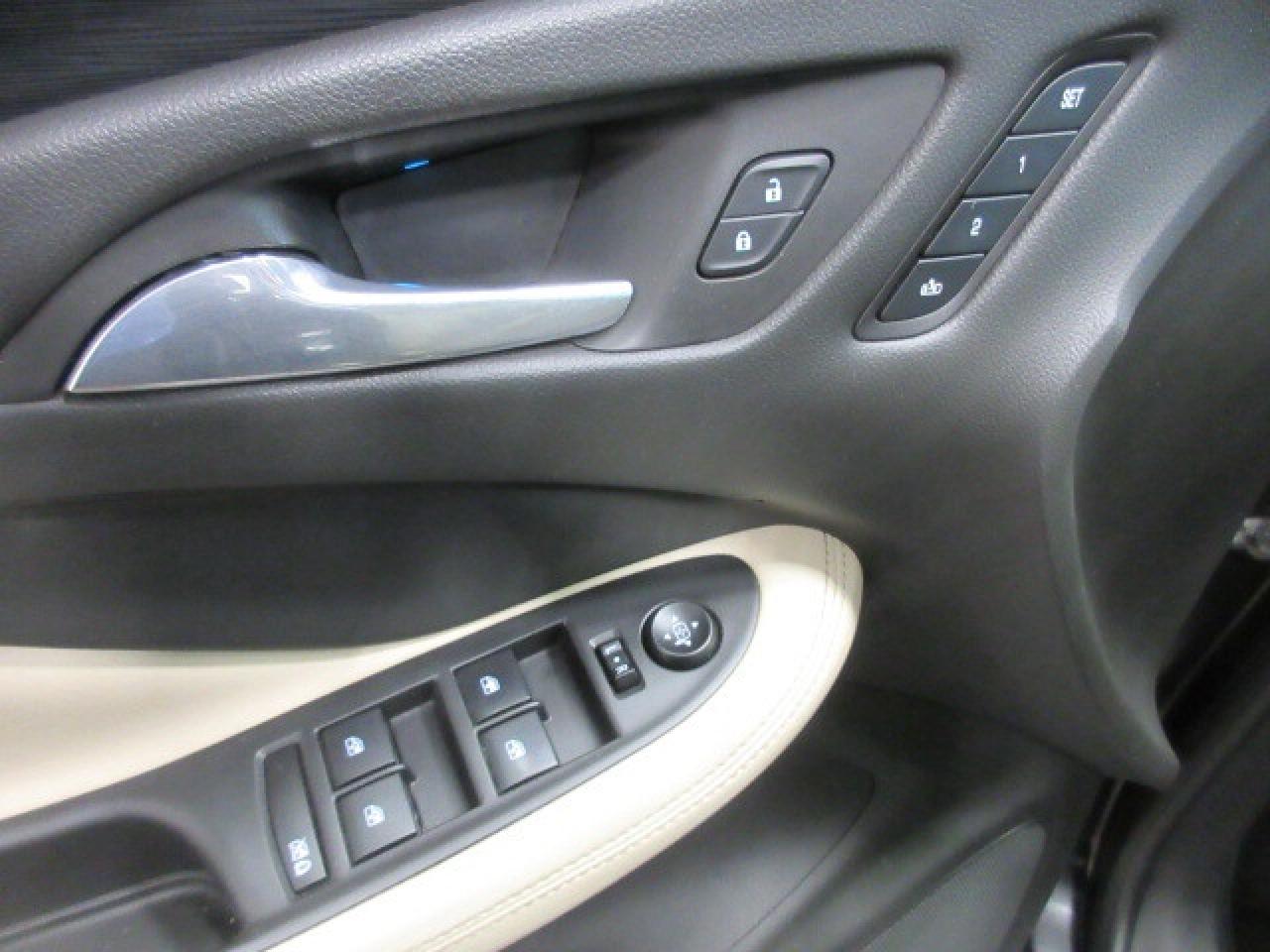 2017 Buick Envision PREMIUM II AWD, 2.0T, NAV, ROOF, LEATHER, 138K! Photo