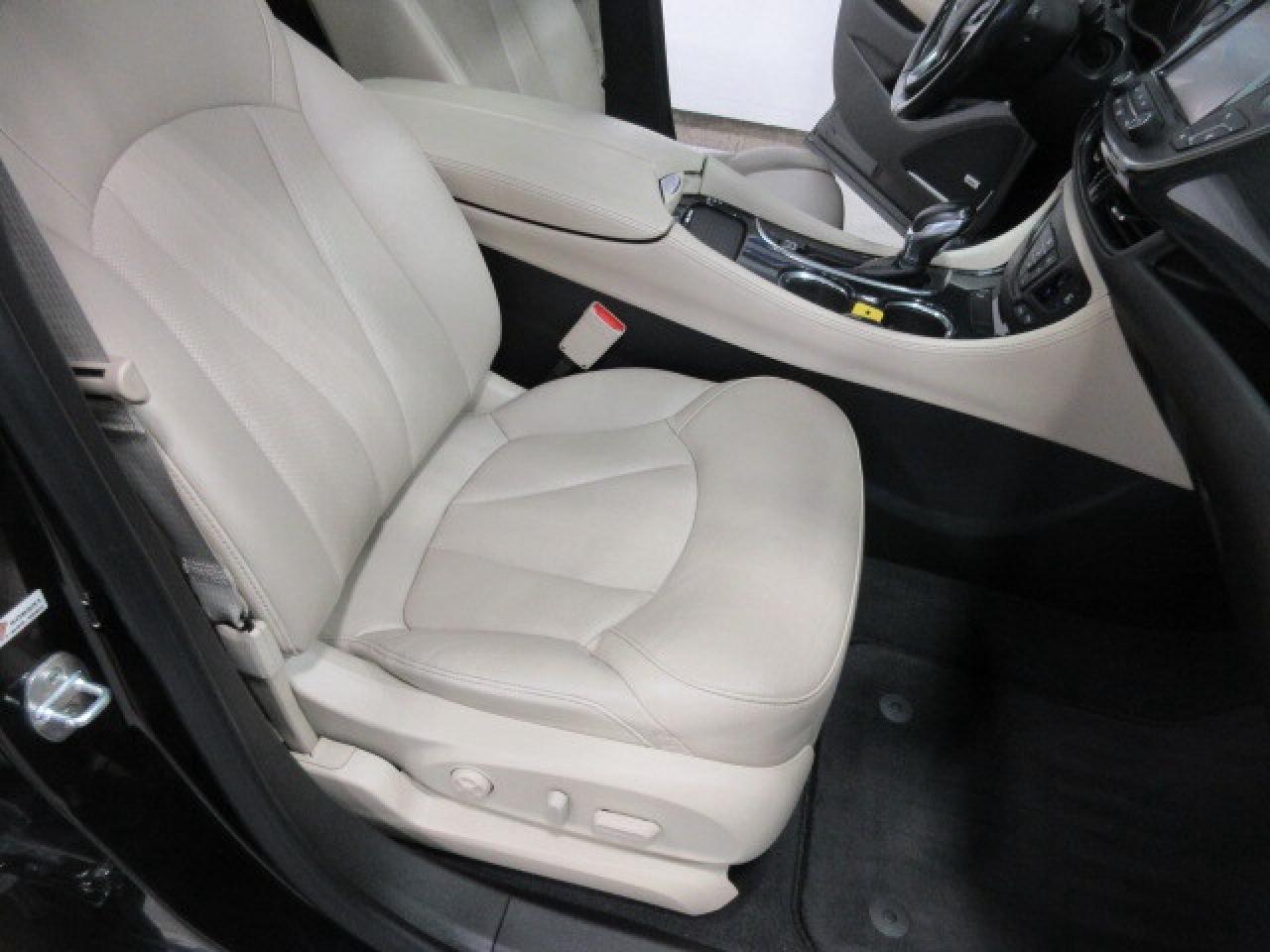 2017 Buick Envision PREMIUM II AWD, 2.0T, NAV, ROOF, LEATHER, 138K! Photo