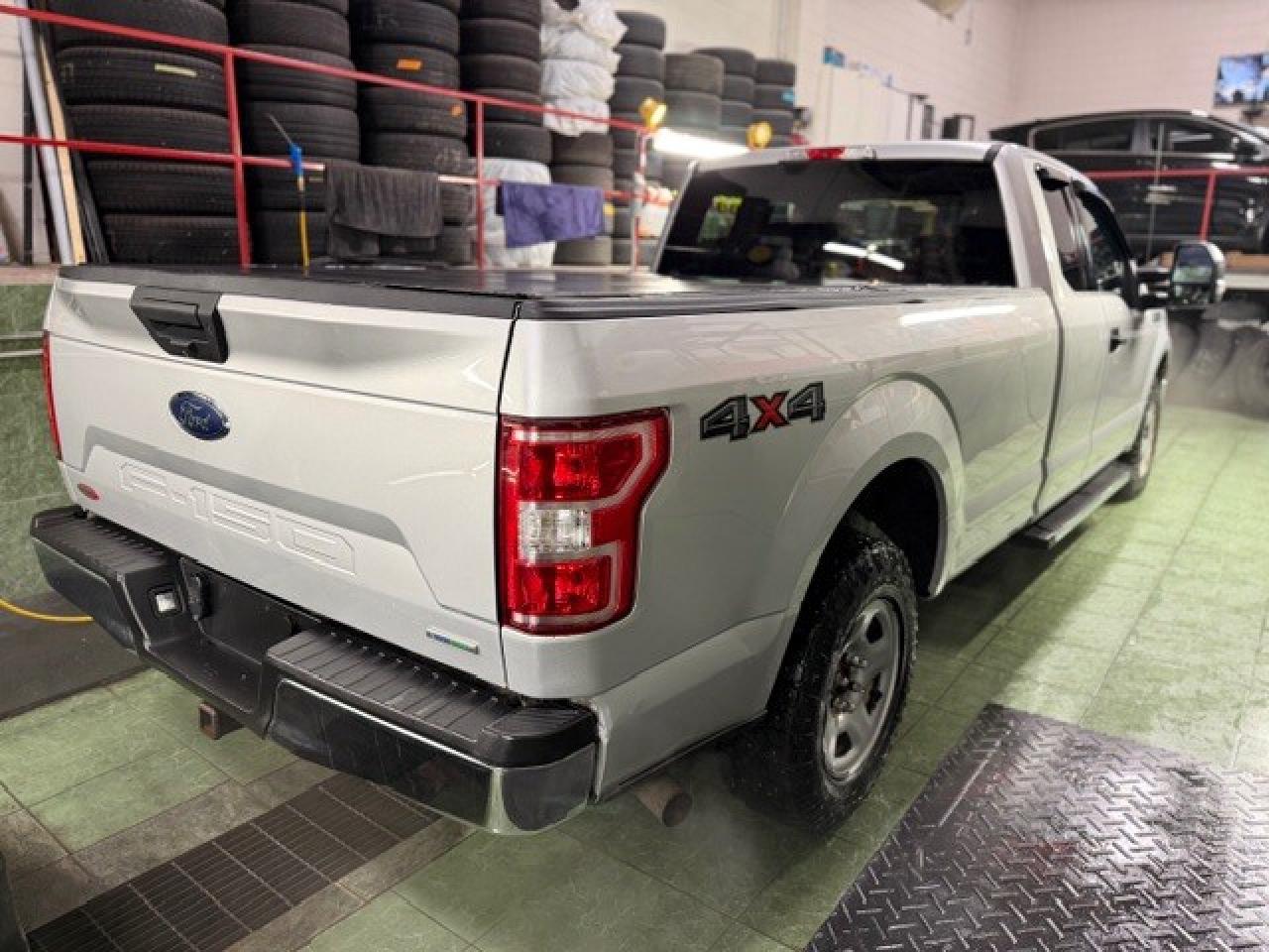 2018 Ford F-150 XLT 8 FT BOX 4X4 3.5L ECOBOOST 2 SETS OF WHEELS Photo2