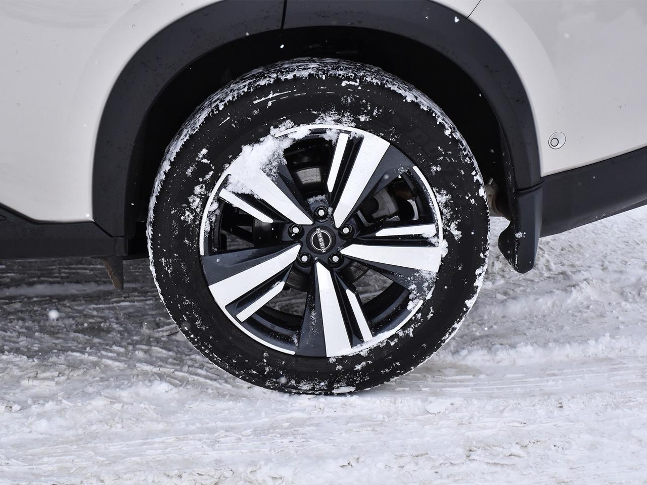 2025 Nissan Rogue SL  - Leather Seats -  Navigation Photo