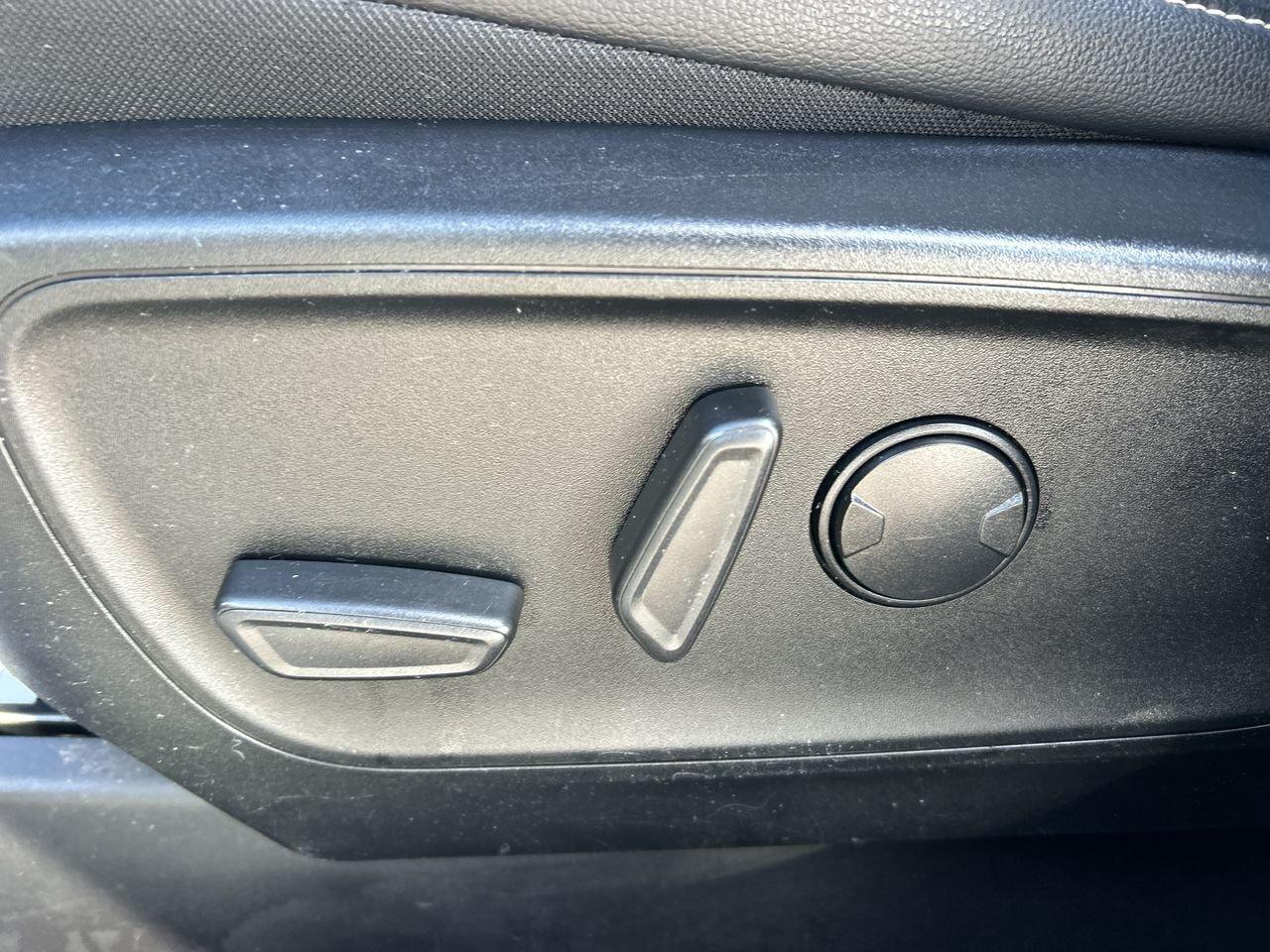 2021 Ford Escape SEL   Powerful 2.0L Turbo, Premium Comfort ONE OWN Photo