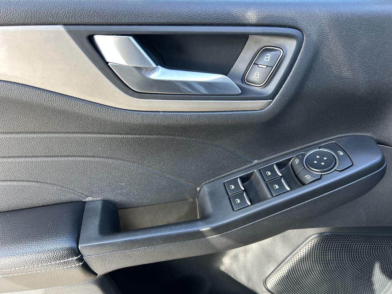 2021 Ford Escape SEL   Powerful 2.0L Turbo, Premium Comfort ONE OWN Photo