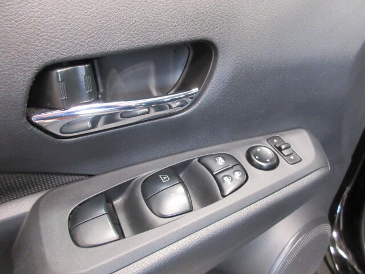 2024 Nissan Kicks SV, HTD. SEATS, APPLE/ANDROID, BT, CAMERA, 50K! Photo