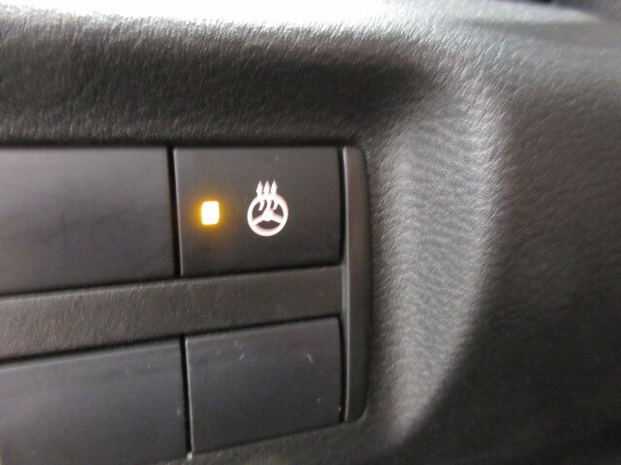 2024 Nissan Kicks SV, HTD. SEATS, APPLE/ANDROID, BT, CAMERA, 50K! Photo