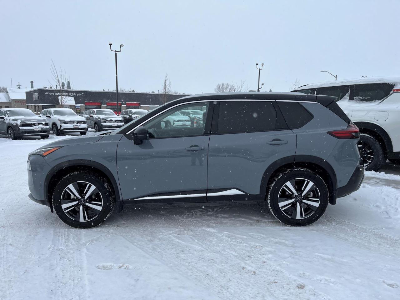 2023 Nissan Rogue SL AWD Photo3