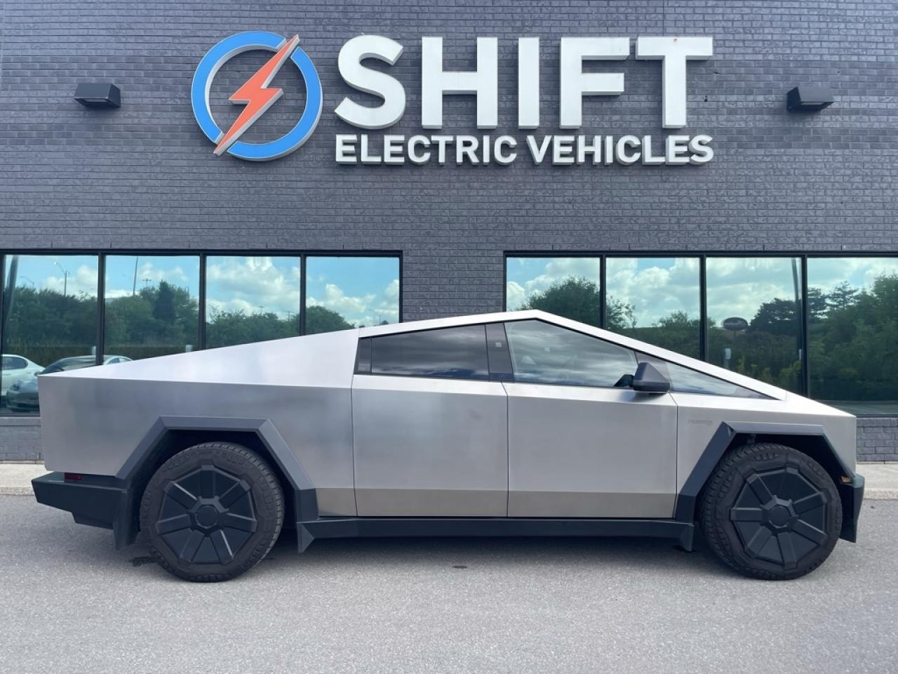 2024 Tesla Cybertruck Foundation AWD Photo0