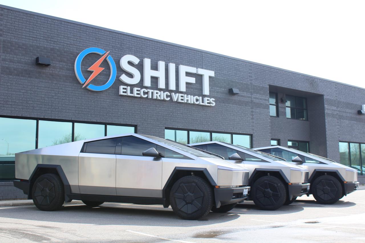 2024 Tesla Cybertruck Foundation AWD Photo