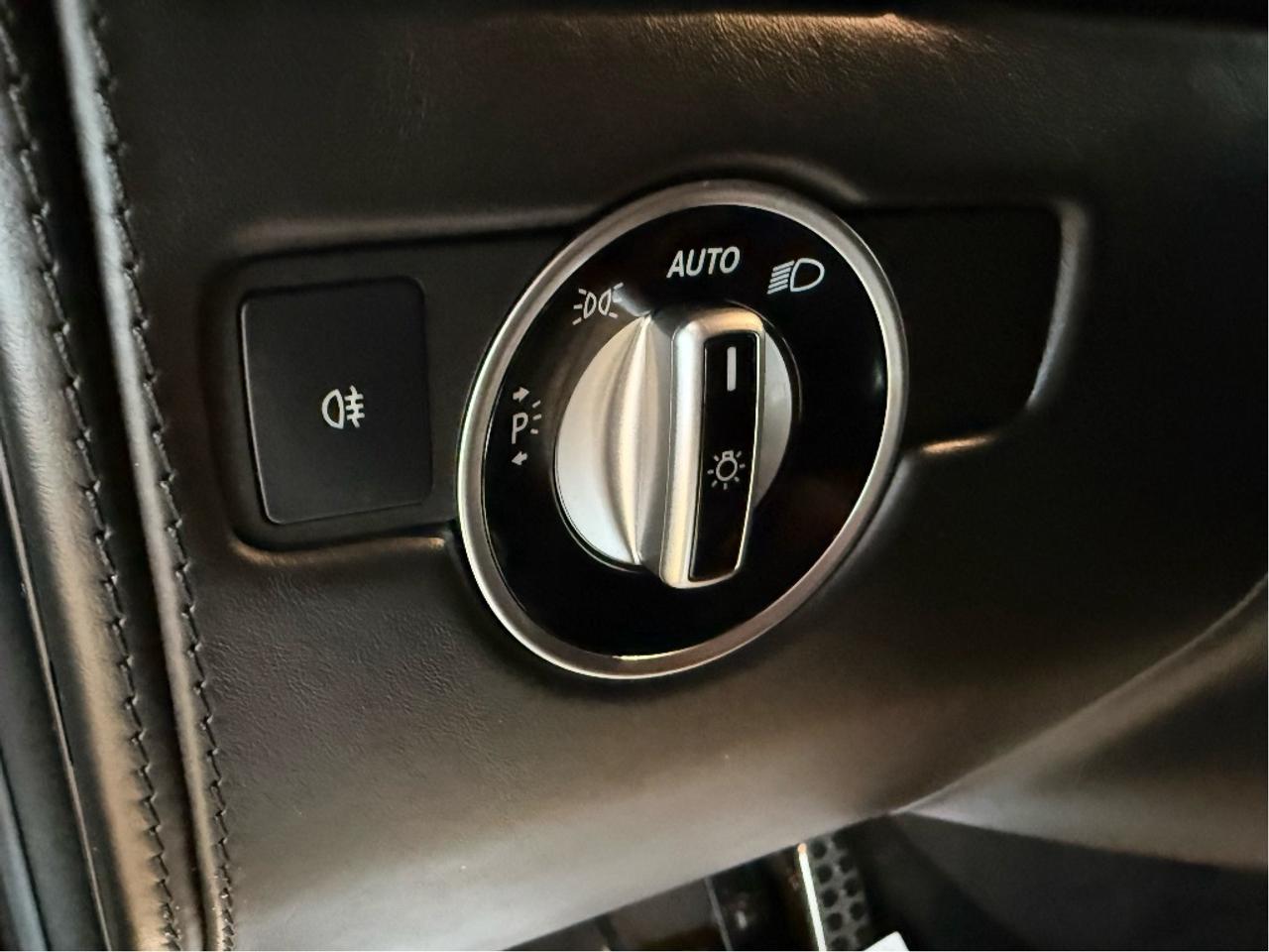 2018 Mercedes-Benz G-Class AMG G 63 4MATIC AWD FullyLoaded CleanCarfax LowKMs Photo