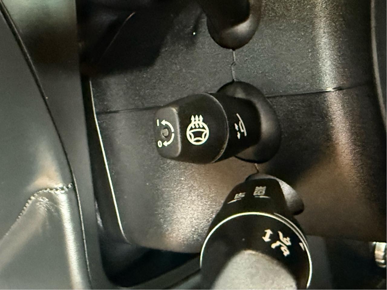 2018 Mercedes-Benz G-Class AMG G 63 4MATIC AWD FullyLoaded CleanCarfax LowKMs Photo