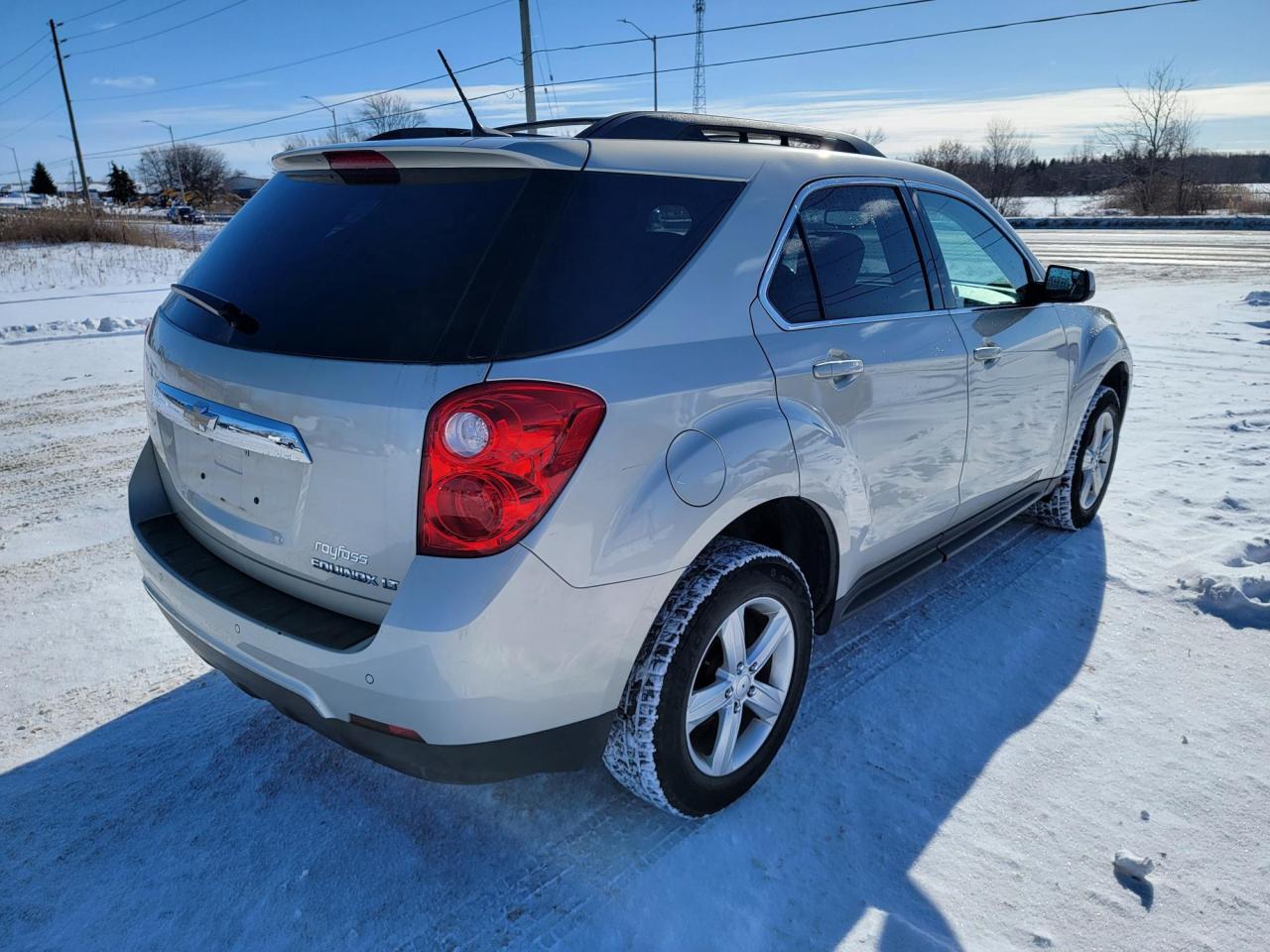 2014 Chevrolet Equinox FWD LT Photo2
