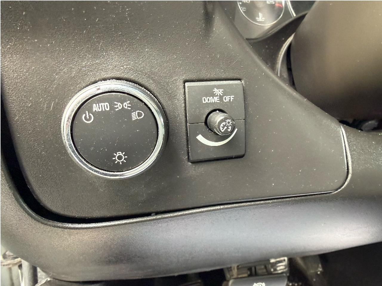 2016 GMC Savana 14 Foot Box 3500 Only 95,976km Certified Photo