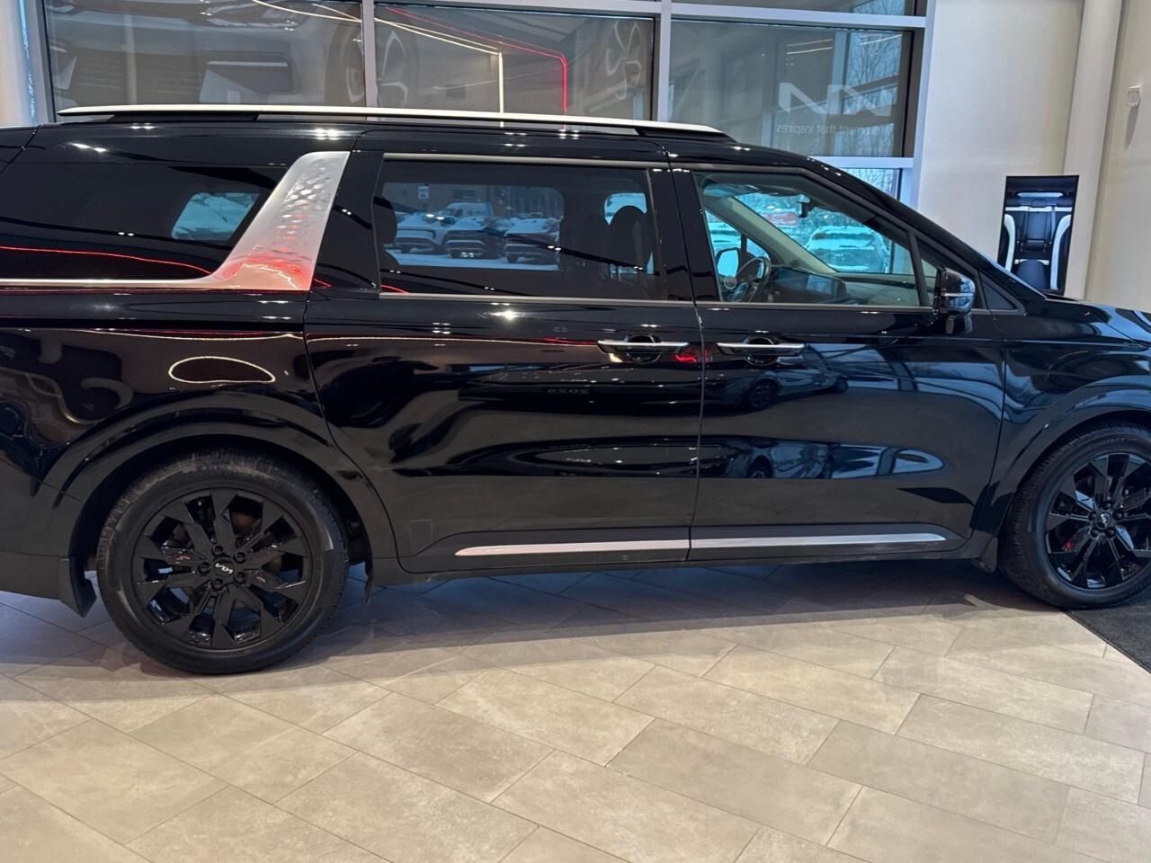 2022 Kia Carnival SX FWD Photo3