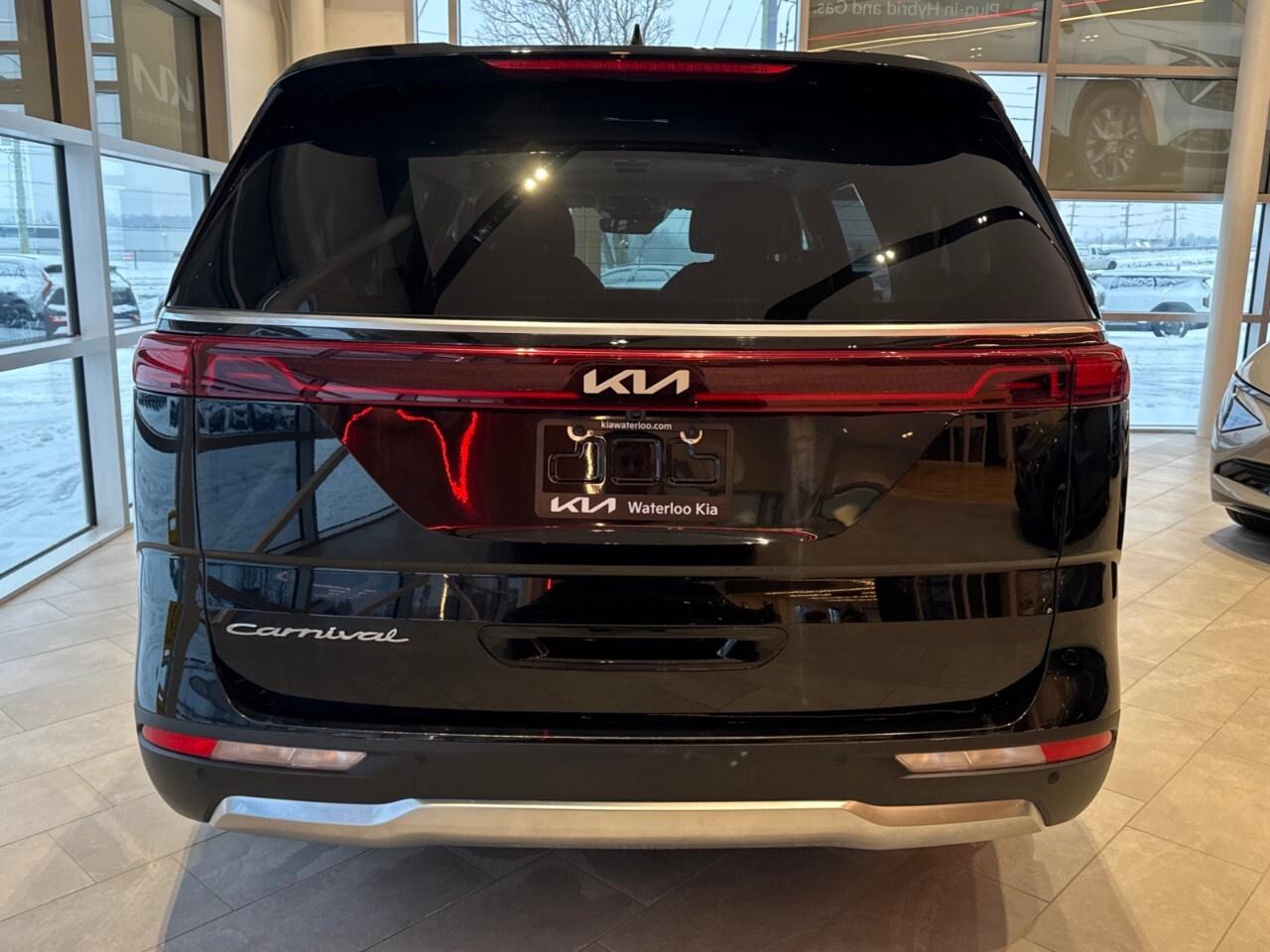 2022 Kia Carnival SX FWD Photo