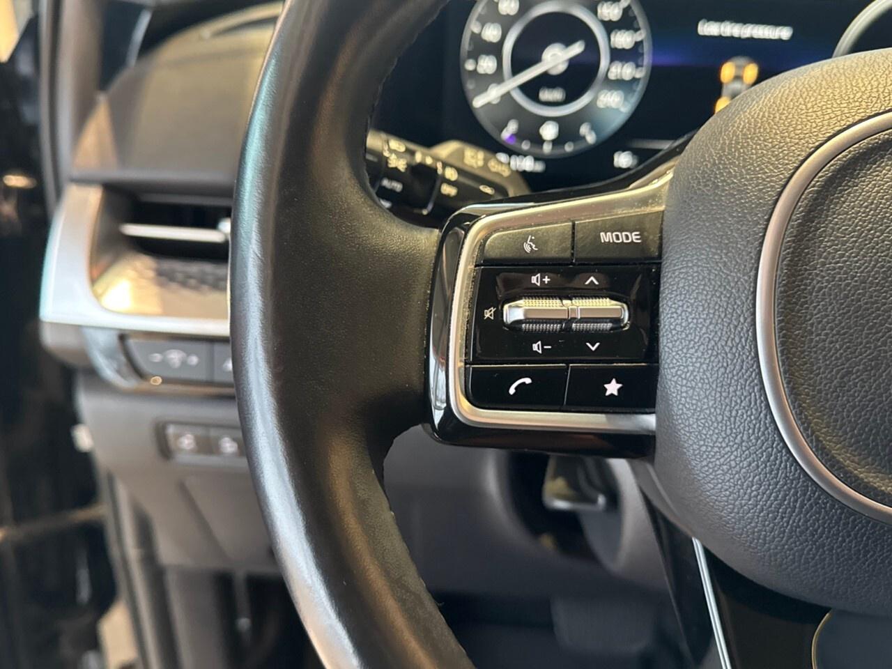 2022 Kia Carnival SX FWD Photo