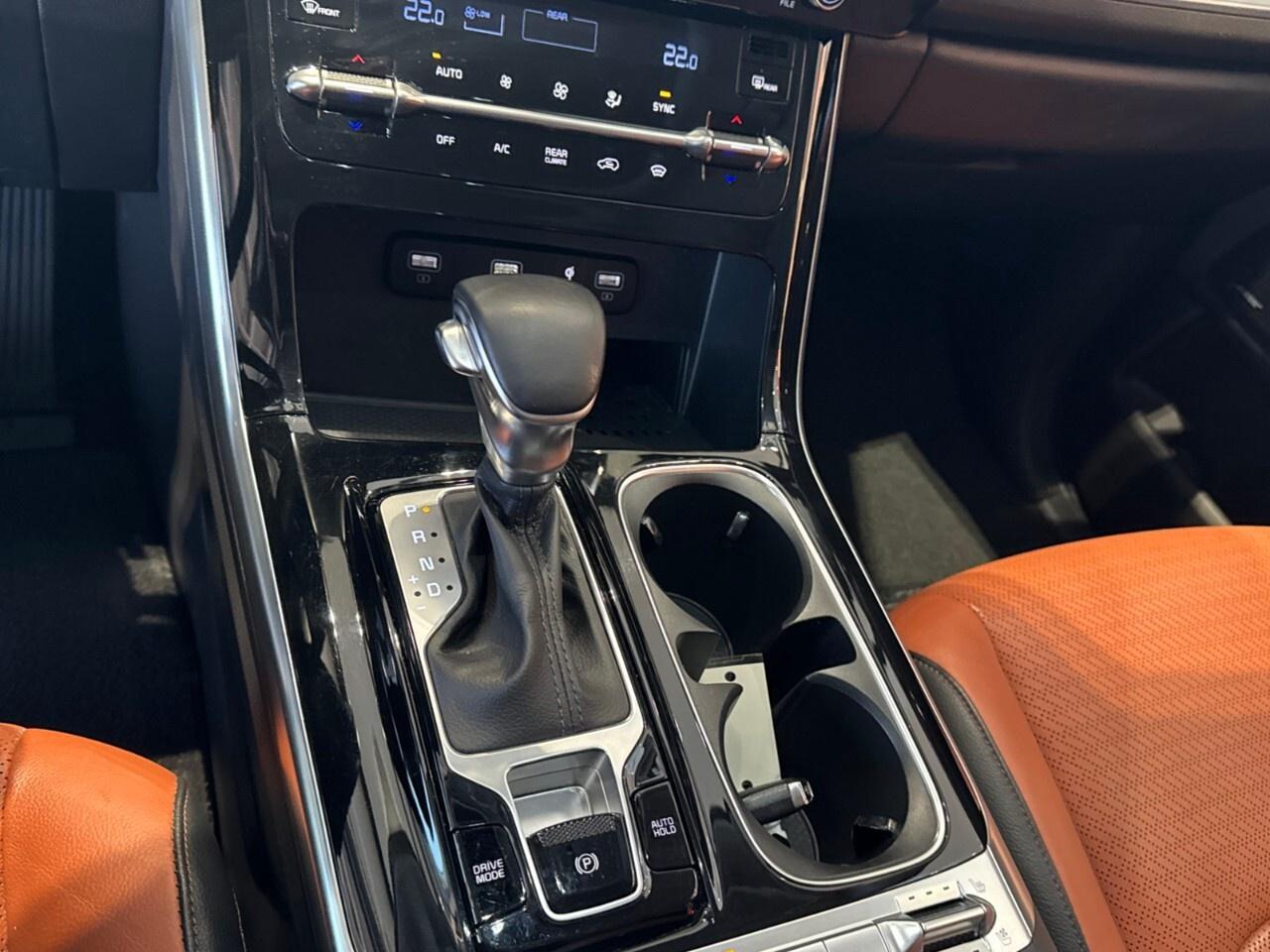 2022 Kia Carnival SX FWD Photo