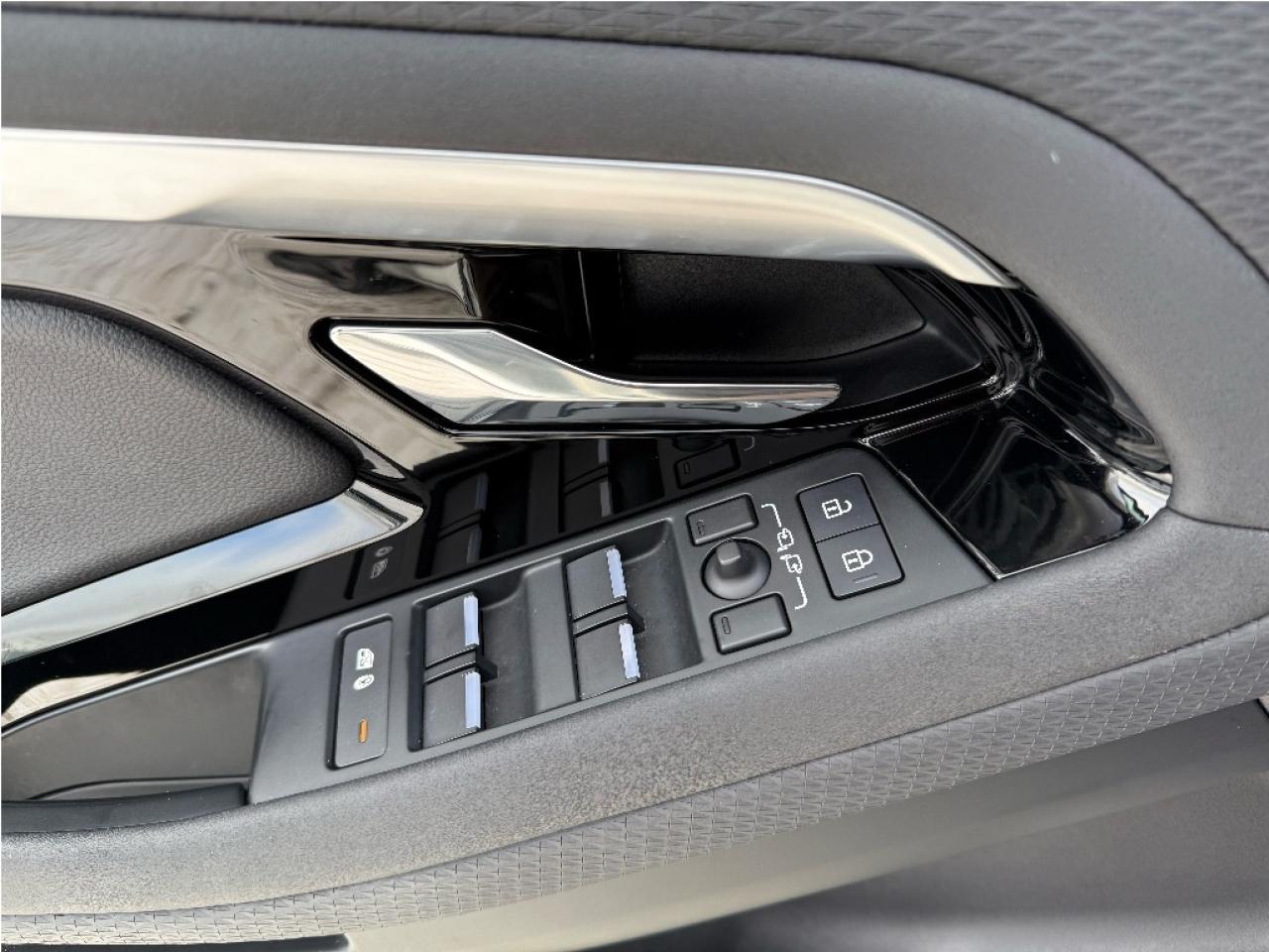 2023 Land Rover Range Rover Evoque P250 S Loaded Only 24,252km! Warranty Certified Photo