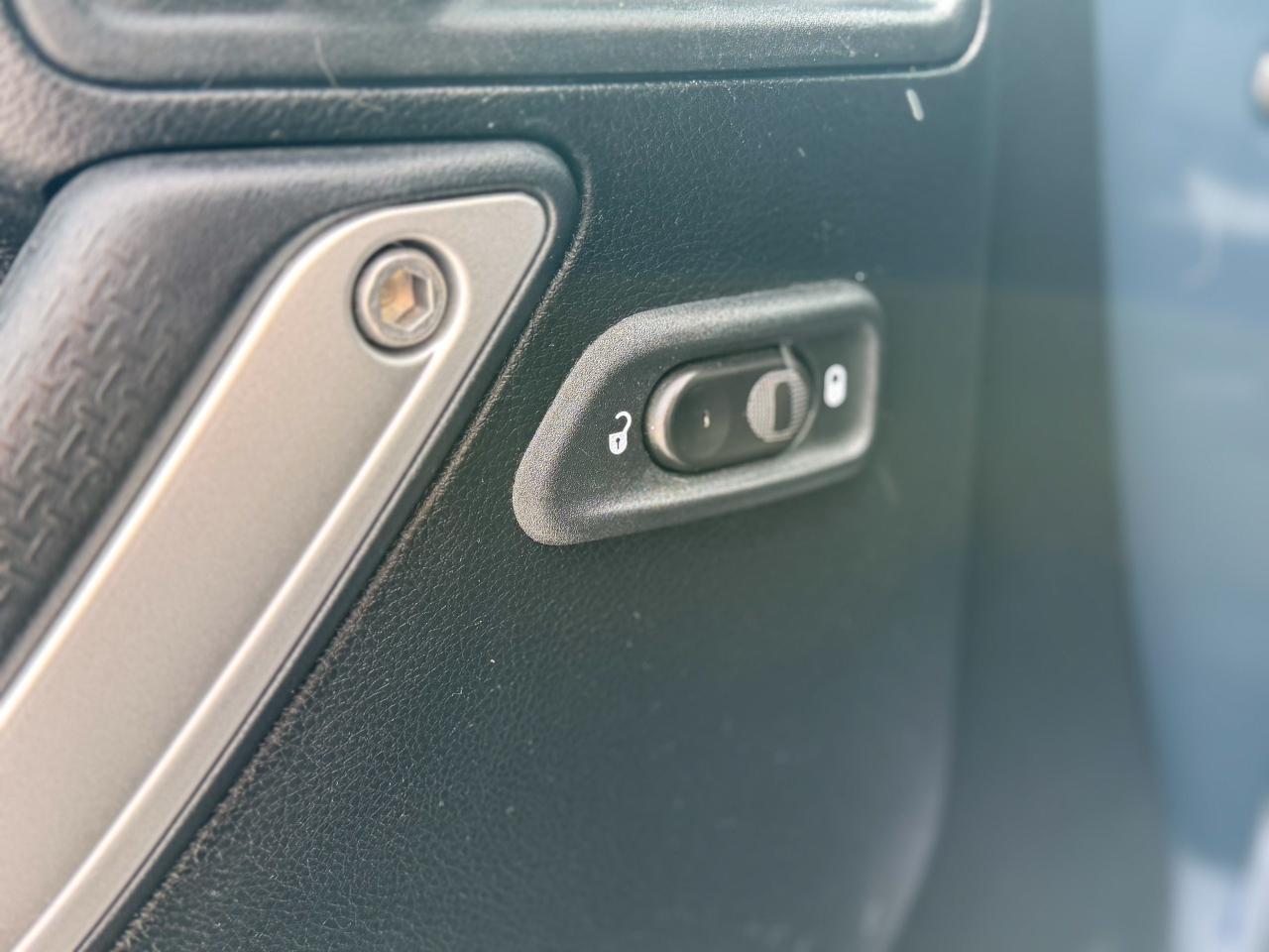 2016 Jeep WRANGLER UNLIMITED 4WD 4dr Sahara Photo