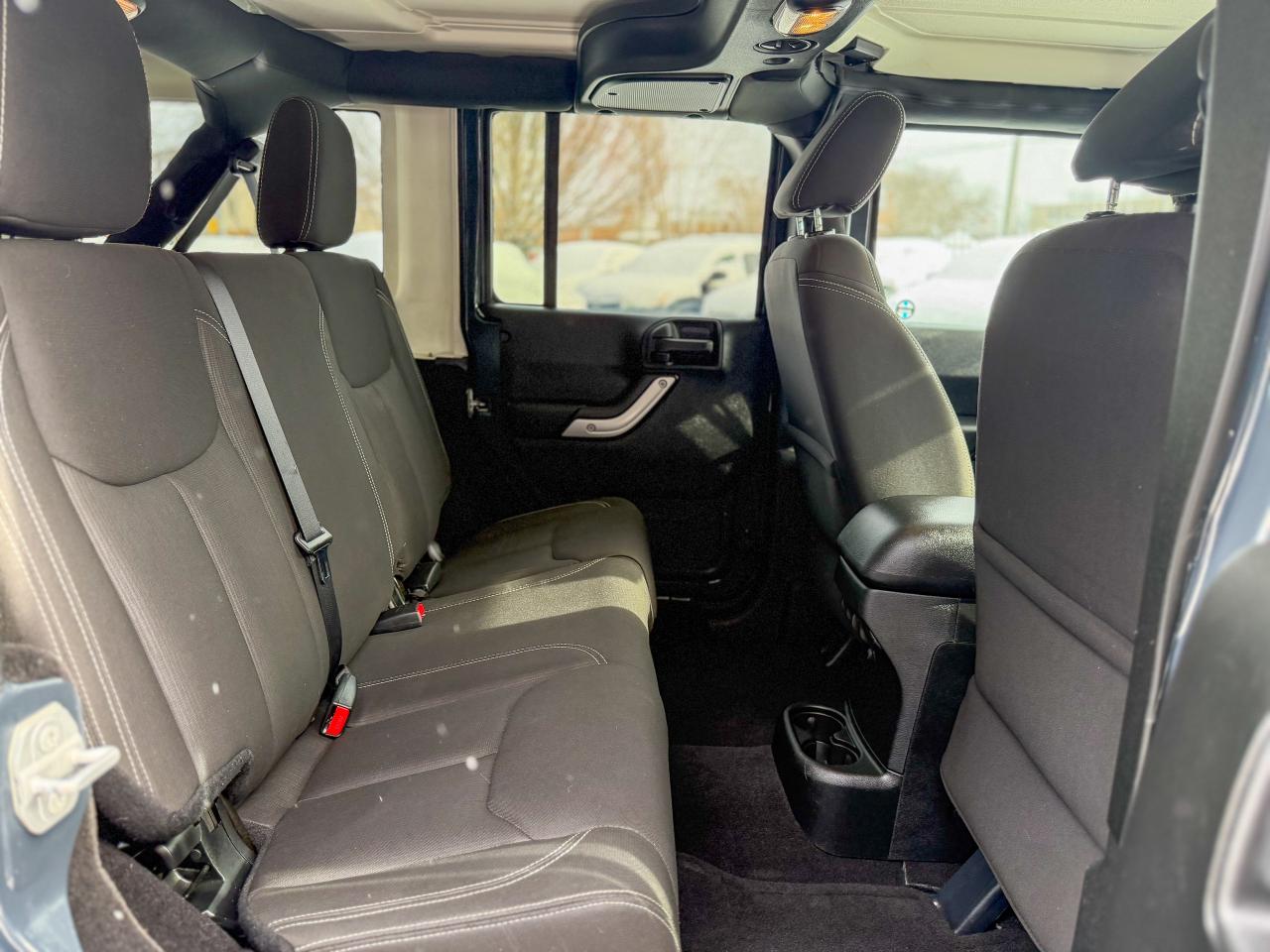 2016 Jeep WRANGLER UNLIMITED 4WD 4dr Sahara Photo