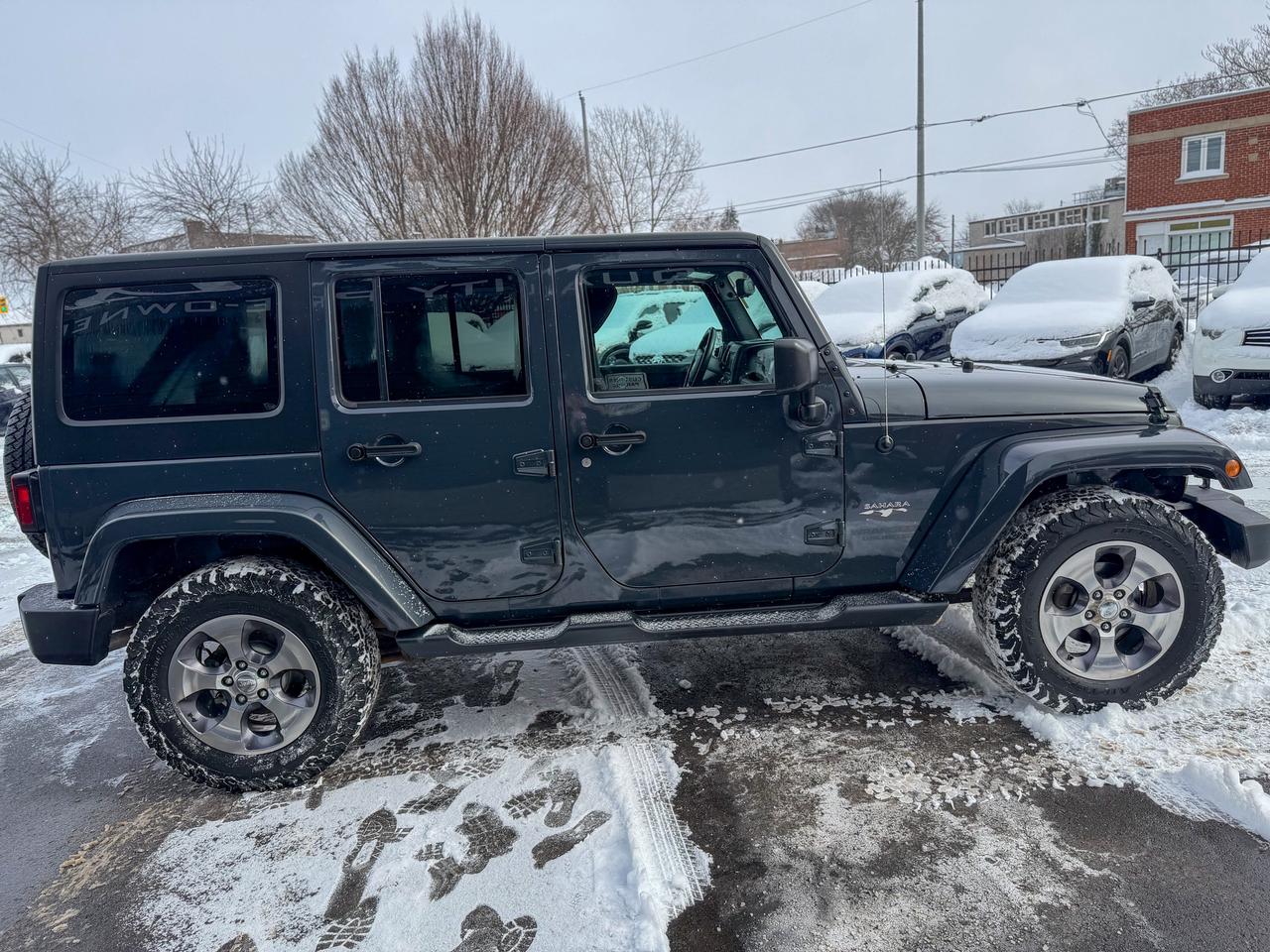 2016 Jeep WRANGLER UNLIMITED Sahara-4WD/HARDTOP/1 OWNER/NAVI/REMOTE/LOW KM Photo