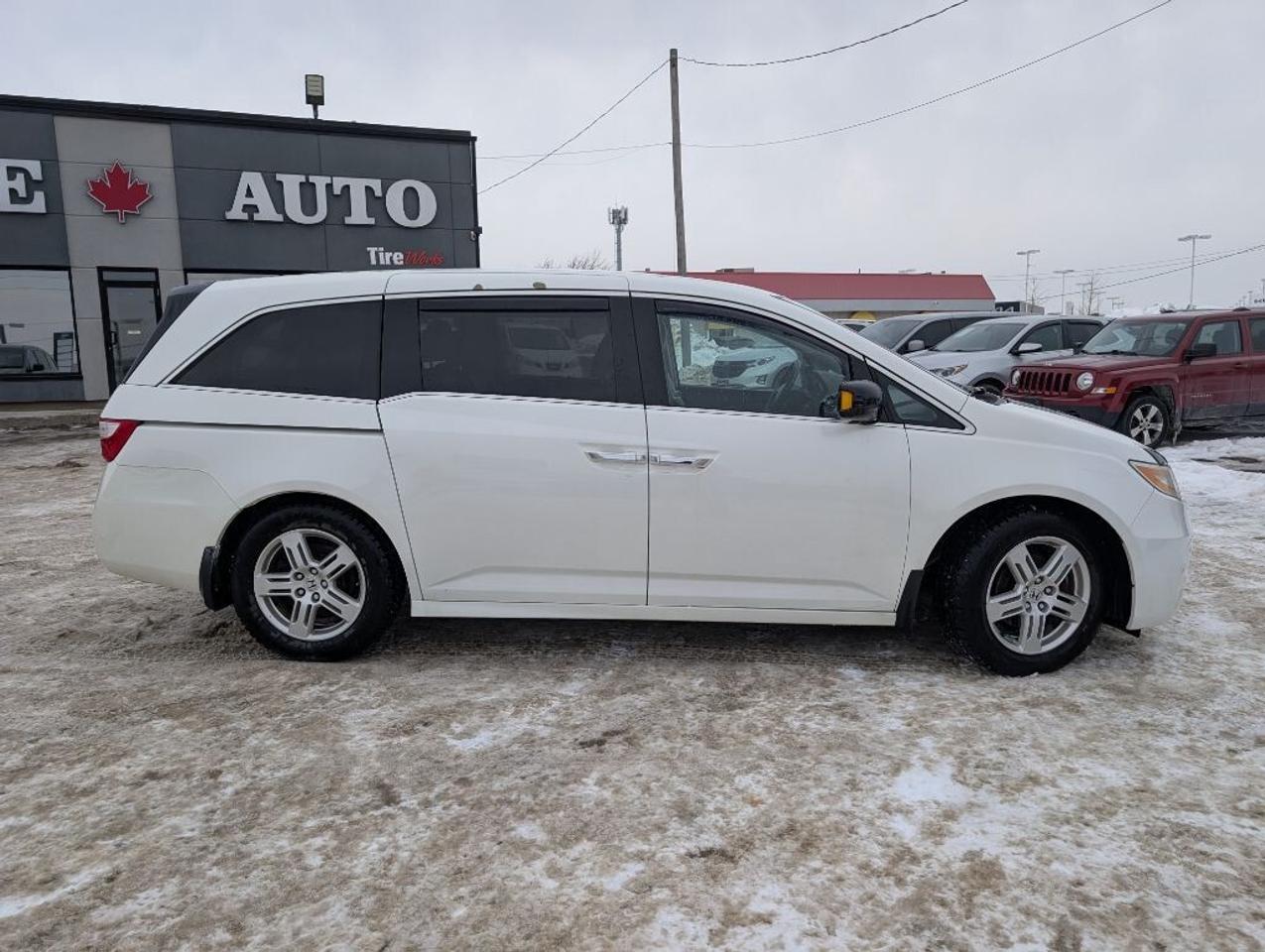 2013 Honda Odyssey Touring   NAV   LEATHER   SUNROOF   CAMERA Photo4