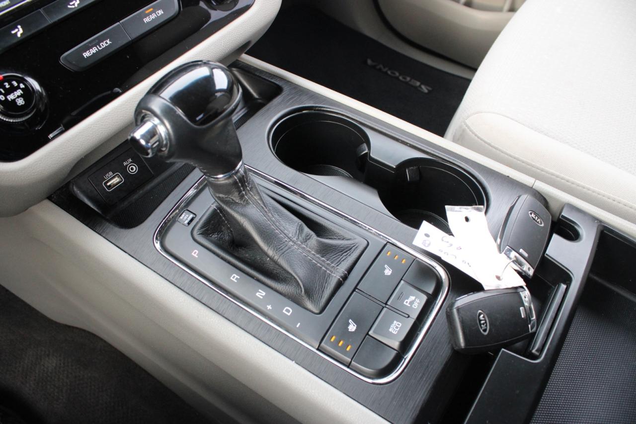 2016 Kia Sedona LX   No Accident   Safety Certified   8 Passenger Photo