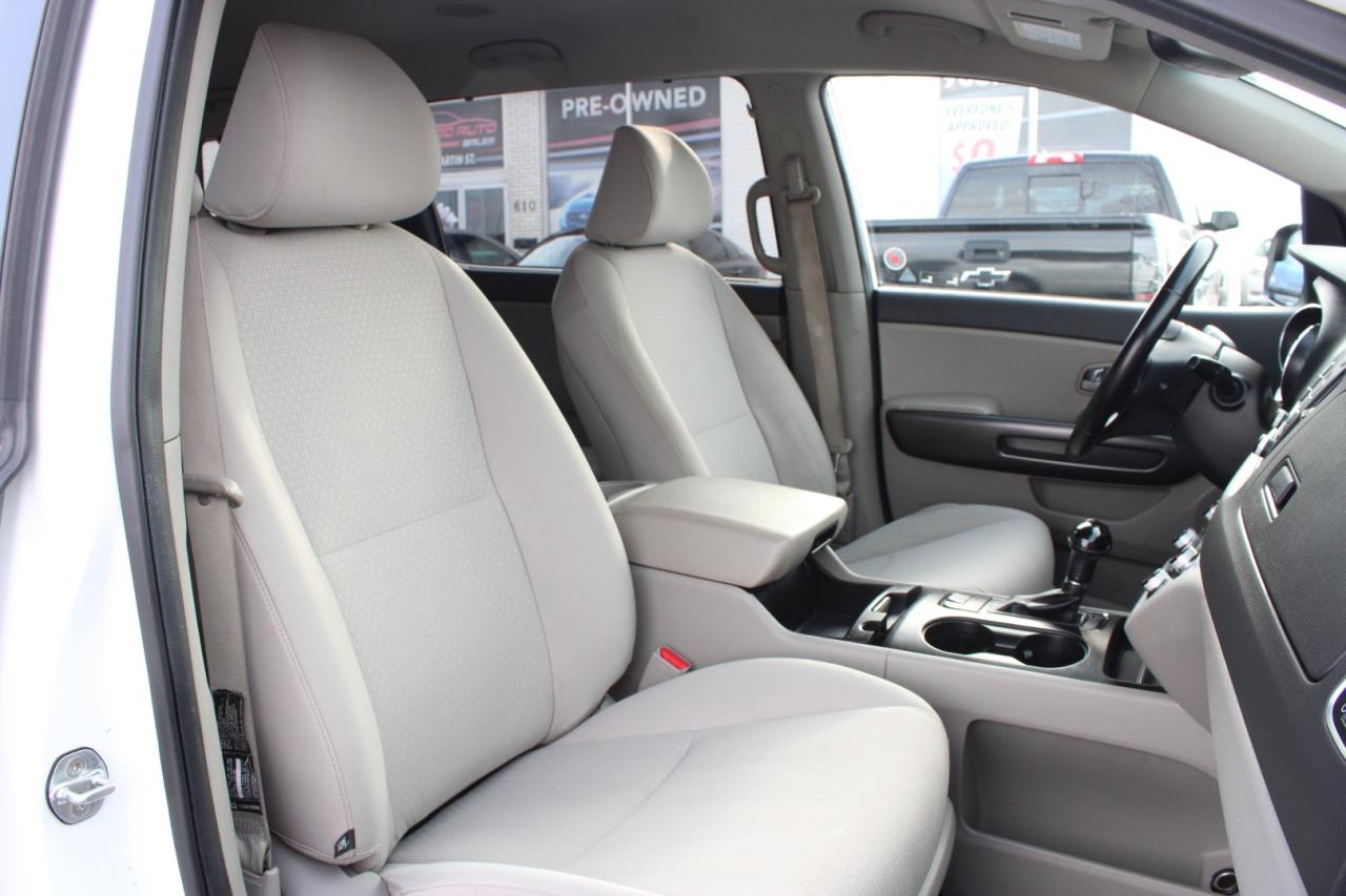 2016 Kia Sedona LX   No Accident   Safety Certified   8 Passenger Photo