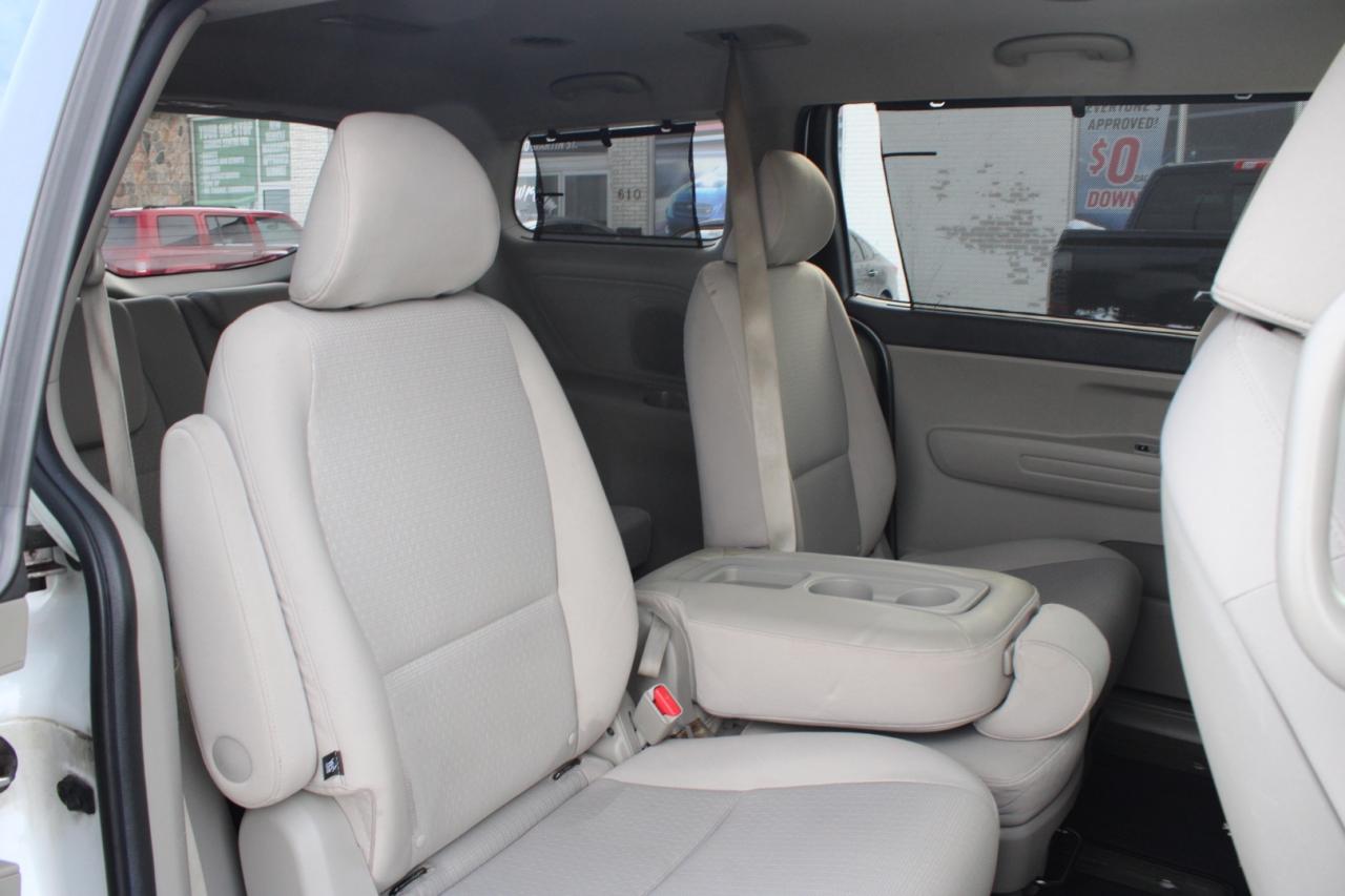 2016 Kia Sedona LX   No Accident   Safety Certified   8 Passenger Photo
