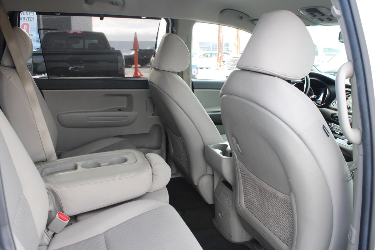 2016 Kia Sedona LX   No Accident   Safety Certified   8 Passenger Photo