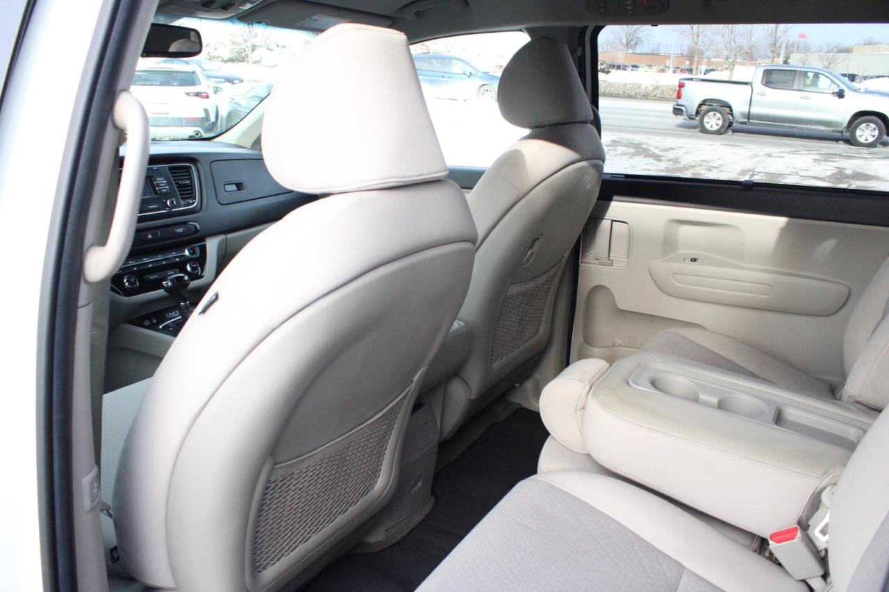 2016 Kia Sedona LX   No Accident   Safety Certified   8 Passenger Photo