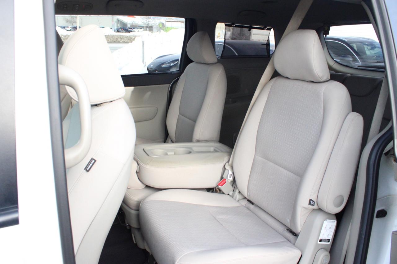 2016 Kia Sedona LX   No Accident   Safety Certified   8 Passenger Photo